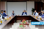 الطاهر يبحث مع شركات إدخال منظومات الطاقة الشمسية إلى المشروعات الزراعية