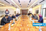 مؤسسة النفط تبحث مع وفد هندي التعاون في قطاع الطاقة
