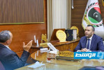 «الصحة» تبحث تفعيل الجولات التفتيشية على المصحات الخاصة والمختبرات والصيدليات