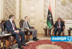 المنفي يستعرض مع السفير الفرنسي رؤية «الرئاسي» والمبادرة الثلاثية لدفع العملية السياسية