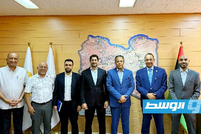 اجتماع بين جهاز «النهر الصناعي» ومصرف صحار العُماني لبحث التعاون
