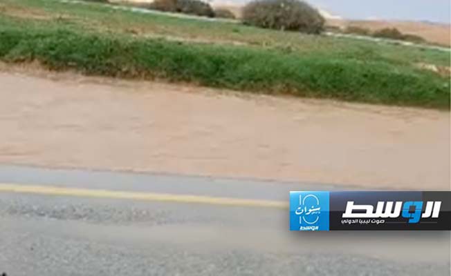 جريان السيل في واديين بترهونة (فيديو)