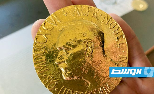 «نوبل الطب» للأميركيين فيكتور أمبروس وغاري رافكن لاكتشافهما فئة جديدة من جزيئات الحمض النووي