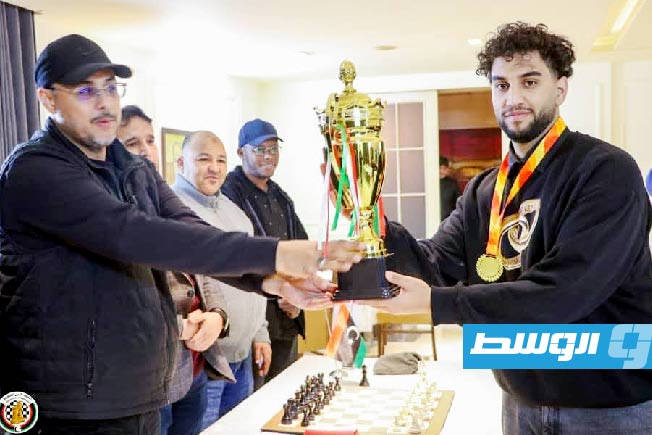 علي العر يتوج بكأس وذهبية بطولة ليبيا للشطرنج