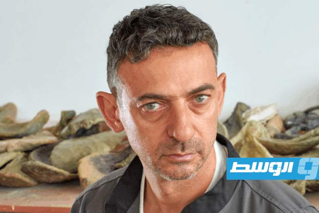 الفنان اللبناني علي شرّي يقاضي إسرائيل في باريس بتهمة «جرائم حرب»