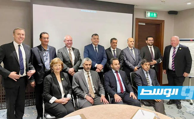 وزير الداخلية يتفقد معرضا أمنيا يضم شركات متخصصة في تفكيك المتفجرات وتتبع غسل الأموال ببريطانيا