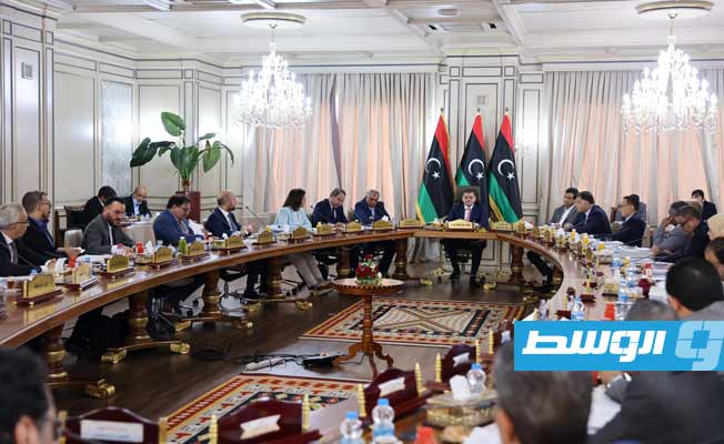 الحكومة توافق على إنشاء أول مصفاة بحقل الشرارة