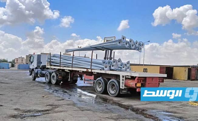 نقل شحنة معدات كهربائية إلى سرت