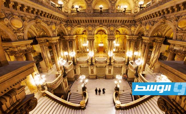 مبنى «أوبرا باليه غارنييه» الباريسي يحتفل بعيده الـ150