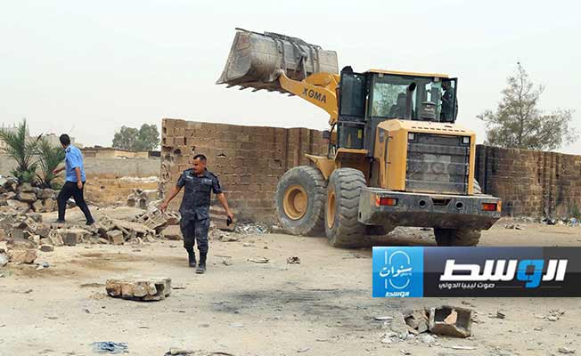 إزالة مبان عشوائية في المنطقة الصناعية بوهديمة ببنغازي