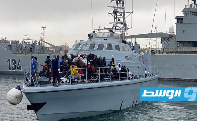 إنقاذ أكثر من 700 مهاجر قبالة سواحل ليبيا وإعادتهم إلى الزاوية وطرابلس