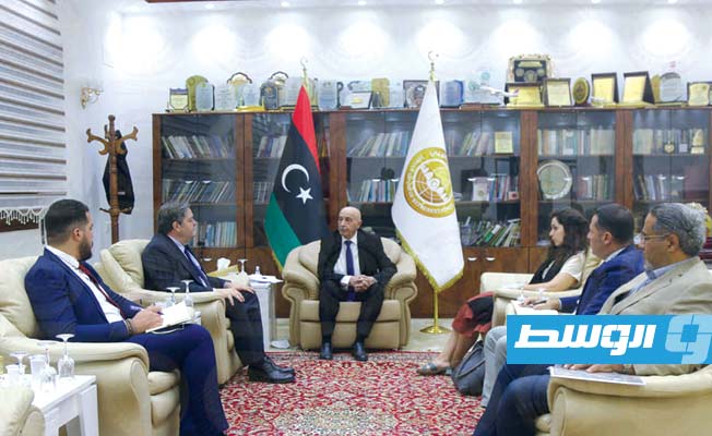 عقيلة صالح يبحث مع السفير الإسباني تطورات الأوضاع في ليبيا