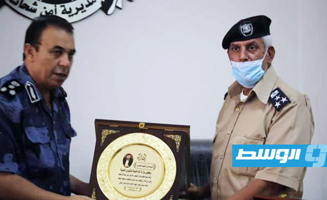 مراسم تسليم وتسلم بين مدير أمن شحات الجديد والسابق