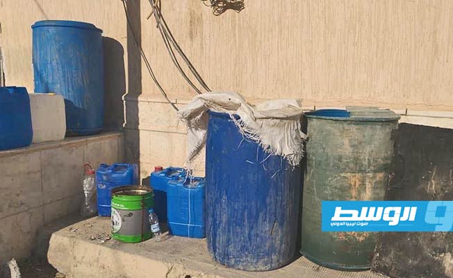 القبض على عدد من الأشخاص بمداهمة مصنع للخمور في أجدابيا