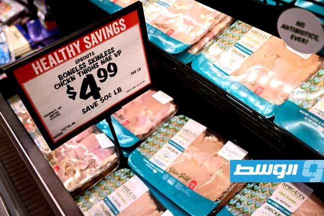 تراجع الواردات الأميركية يدفع العجز التجاري إلى انخفاض حاد