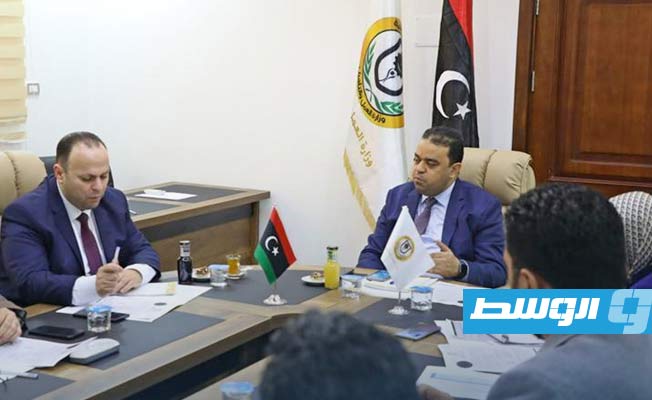 العابد يتابع أعمال لجنة التحول الرقمي بوزارة العمل والتأهيل