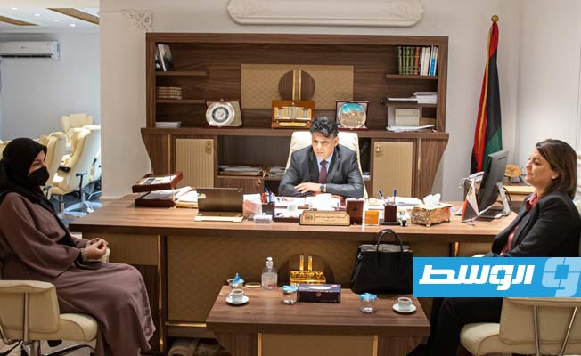 المنقوش تعرض على النائب العام إجراءات تنظيم العمل بوزارة الخارجية وتبحث ملف الهجرة