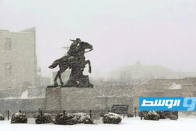عاصفة ثلجية تضرب الولايات المتحدة.. ست ولايات تعلن الطوارئ والثلوج تغطي كلَّ شيء