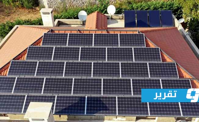 ألواح شمسية فوق المنازل لإضاءة عتمة لبنان