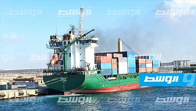 شحن 234 حاوية فارغة من ميناء البريقة إلى إيطاليا