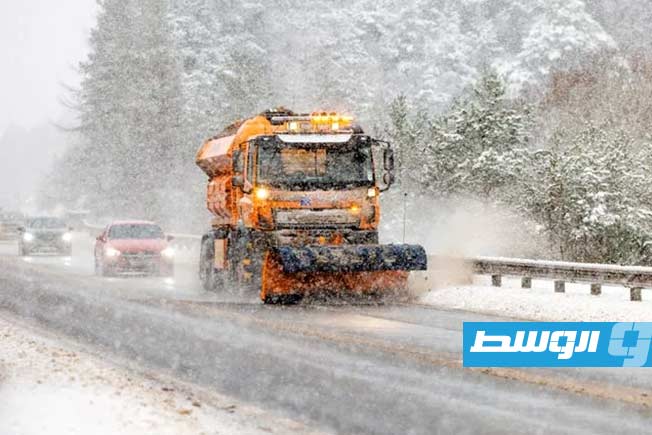 الثلوج تعطل النقل والسفر في بريطانيا وفرنسا وهولندا (صور)