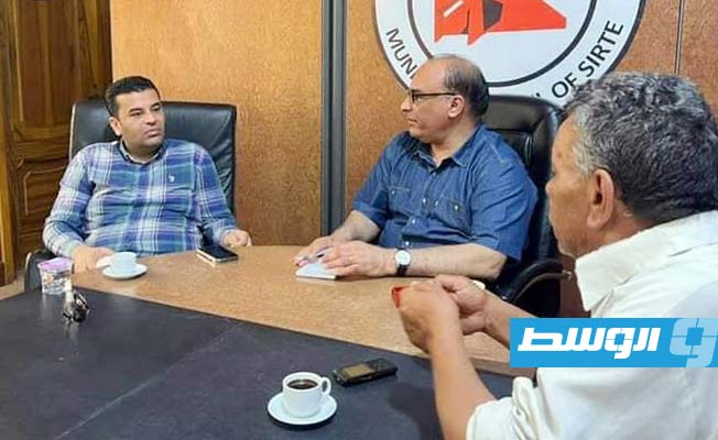 النائب زايد هدية يعد بتوفير مصنع للثلج ودعم الصيادين في سرت