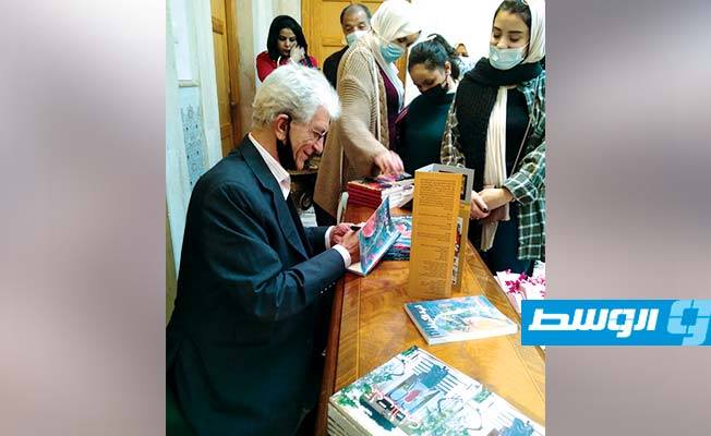 «إسكندر» يحتفي بإصدارات المغبوب.. ويكرم التميمي
