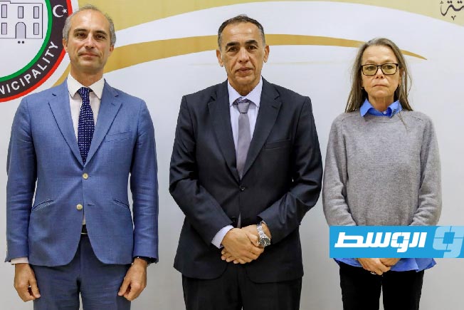 خلال زيارته مصراتة.. سفير إيطاليا يؤكد التزام بلاده بدعم جهود إزالة الألغام في ليبيا