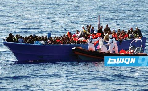 52 مهاجرا فروا من ليبيا يعانون في البحر لساعات طويلة بلا طعام أو ماء
