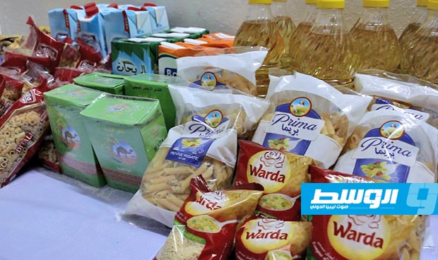 توزيع سلال رمضانية على أسر محدودة الدخل في جالو