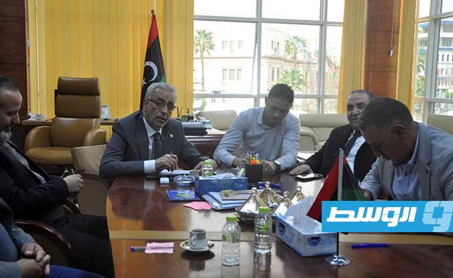 وزير الإسكان يوجه بوضع خطة لاستكمال العمل بالمشاريع المتوقفة في العجيلات