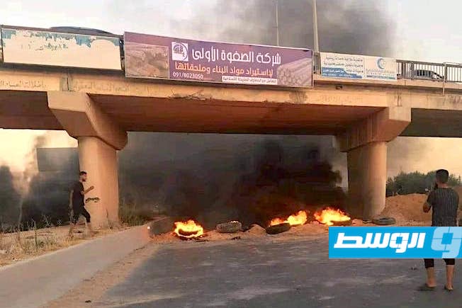 تواصل الاحتجاجات على قرار غامض بخصوص ميناء الخمس (صور)