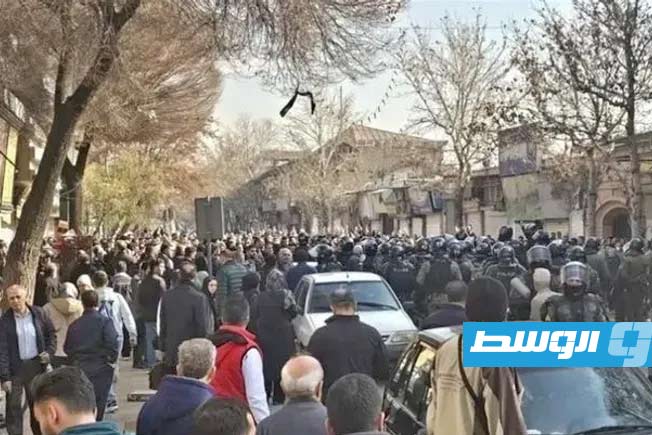 منظمة حقوقية إيرانية تزعم مقتل 45 متظاهرًا على الأقل منذ بدء الاحتجاجات