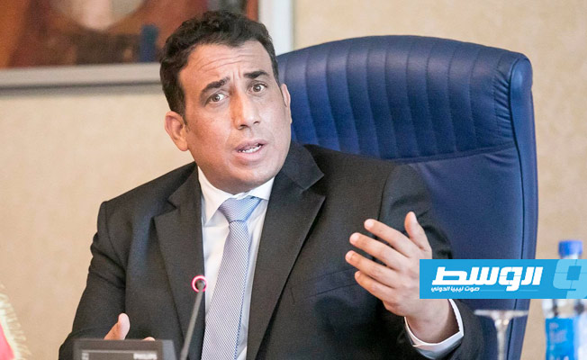 المنفي يحض محافظ «المركزي» ونائبه على تنفيذ توصيات تقرير المراجعة الدولية