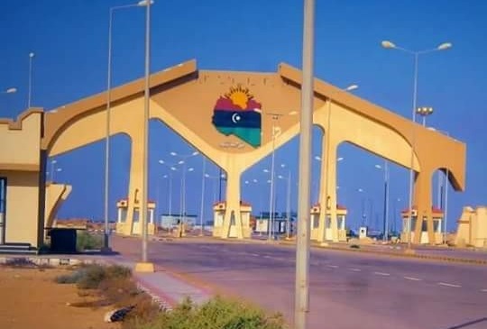 مدير منفذ مساعد يعفي سكان محافظة مطروح من رسوم الدخول والخروج