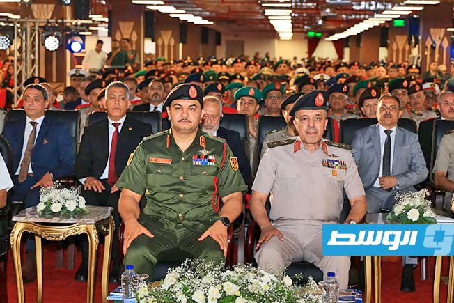 صدام حفتر يحضر تخريج دورة كلية القادة والأركان في مصر بمشاركة ضباط ليبيين