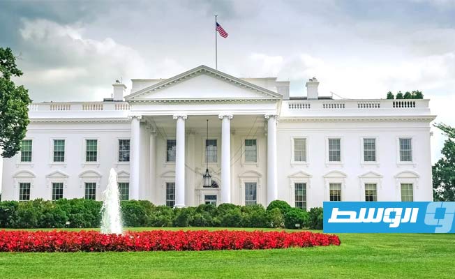 واشنطن تقر بقصف قارب يشتبه في تهريبه المخدرات وقتل ناجين في البحر الكاريبي
