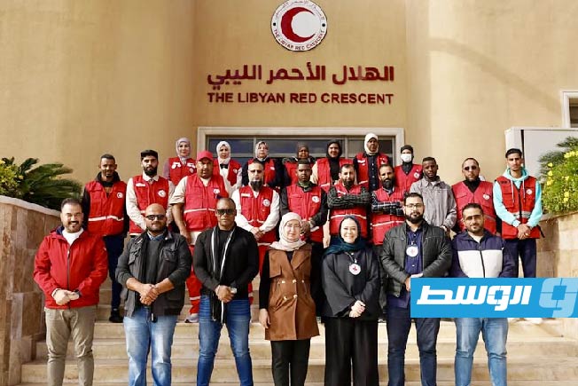 «الهلال الأحمر» تختتم برنامجًا تدريبيًا للتوعية بمخاطر الألغام ومخلفات الحروب