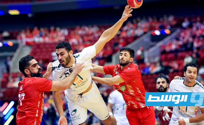 مصر تتفوق على البحرين وتضمن مقعدا بربع نهائي كأس العالم