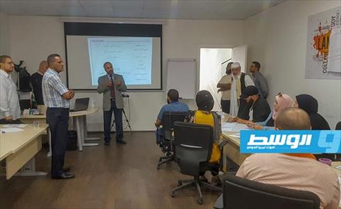 اشتيوي يتفقد سير البرامج التدريبية لموظفي بلديات طرابلس