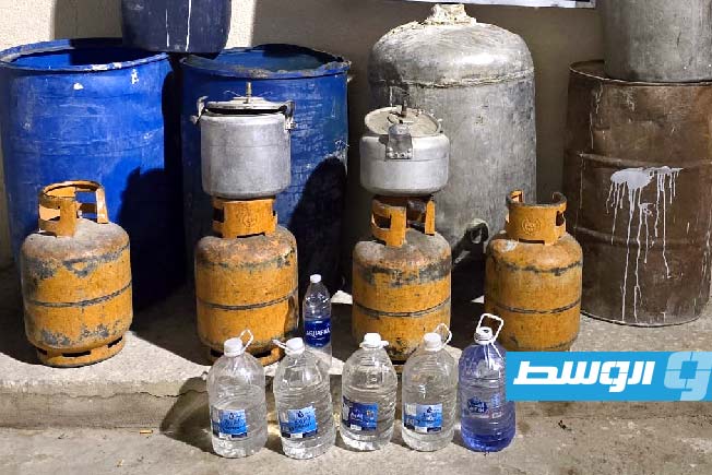 مصادرة 830 لترا من الخمور خلال مداهمة بطبرق