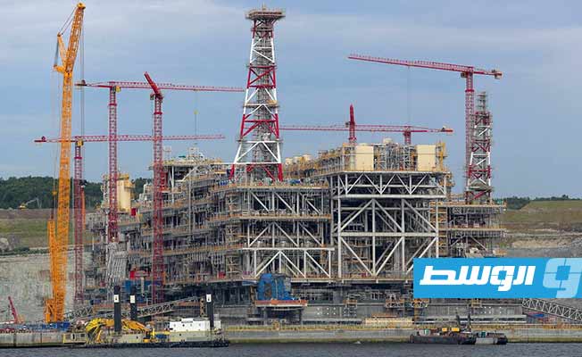 «توتال إنرجي» تفعل بند «القوة القاهرة» في مشروع لها في روسيا بسبب العقوبات الأميركية