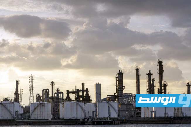 «الطاقة الدولية» تطرح 3 سيناريوهات لمستقبل الطلب على النفط تتعارض مع سياسات ترامب