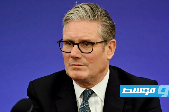 ستارمر يحضّ أوروبا على الحد من اعتمادها على الولايات المتحدة دفاعيًا