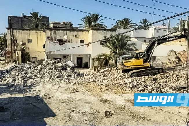 بدء إزالة المباني والأسواق الواقعة في شارع الغزال بطرابلس