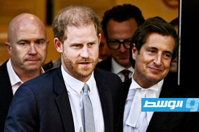 بعد نزاع استمر 15 عاما.. تسوية بين مالكي «ذي صن» والأمير هاري
