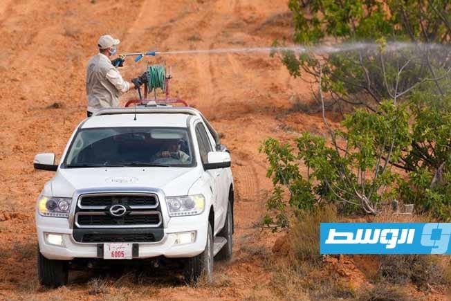 بالصور.. تعزير مكافحة الآفات الزراعية في مناطق جبل نفوسة