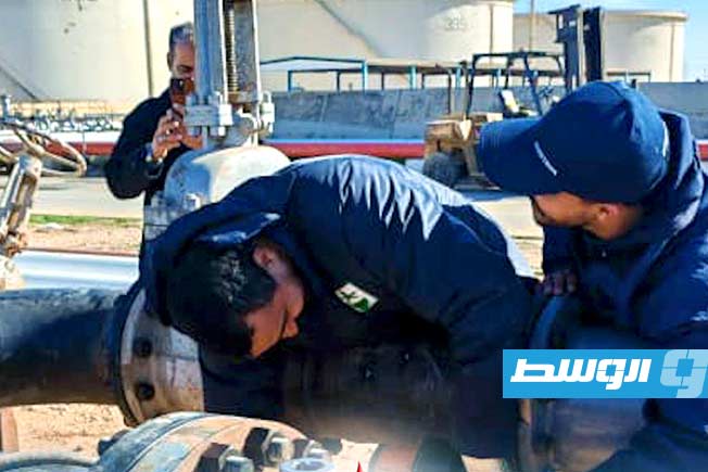 «البريقة» تشرع في تحوير خط تسلم وقود الطيران بمستودع رأس المنقار