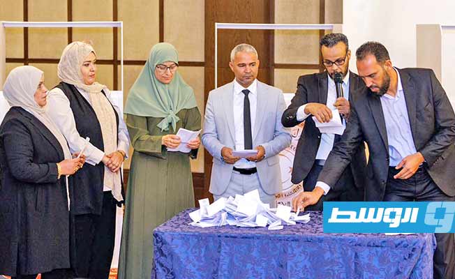 جريدة «الوسط»: مصير خارطة طريق المجلسين والموعد الانتخابي