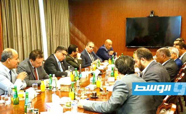 شكشك يبحث مع المبروك ملفات الرواتب المتأخرة والقروض الخارجية والعطاء العام للأدوية